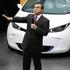 Šef Renaulta Carlos Ghosn je c Parizu predstavil električni model zoe.