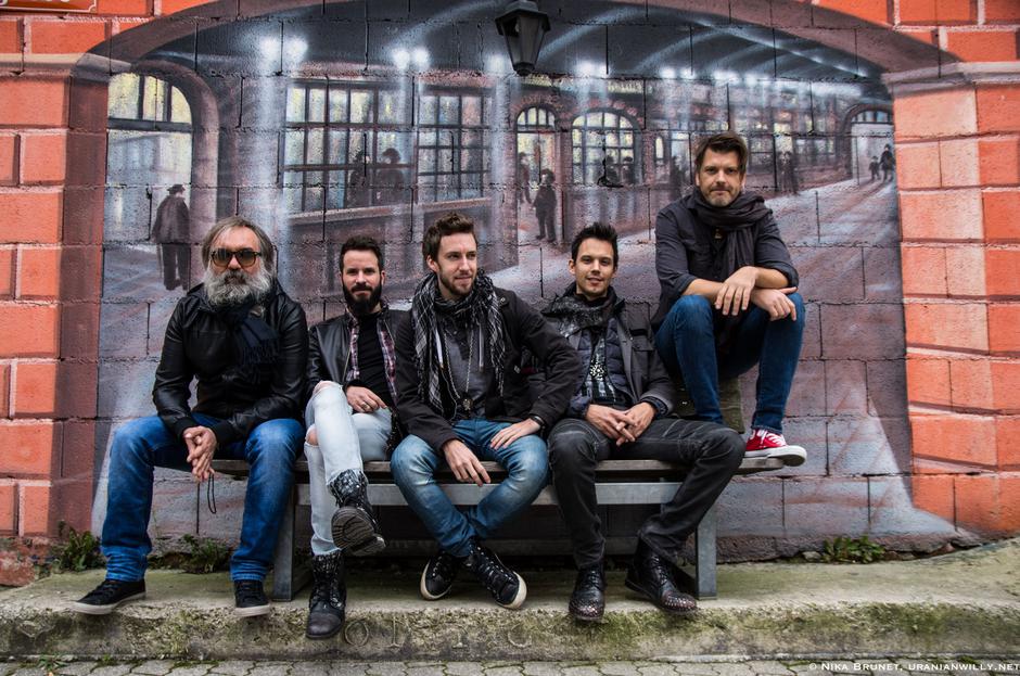 Stray Train | Avtor: Nika Brunet