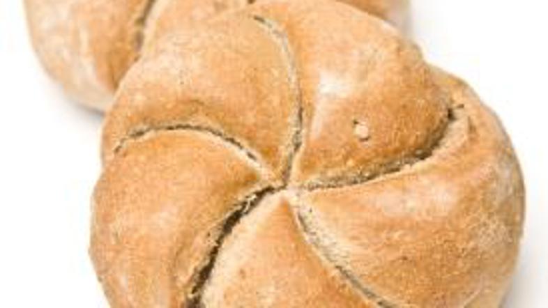 48-letni pacient si ni mogel pomagati, ko mu je morilec tlačil žemljo v grlo. Bi