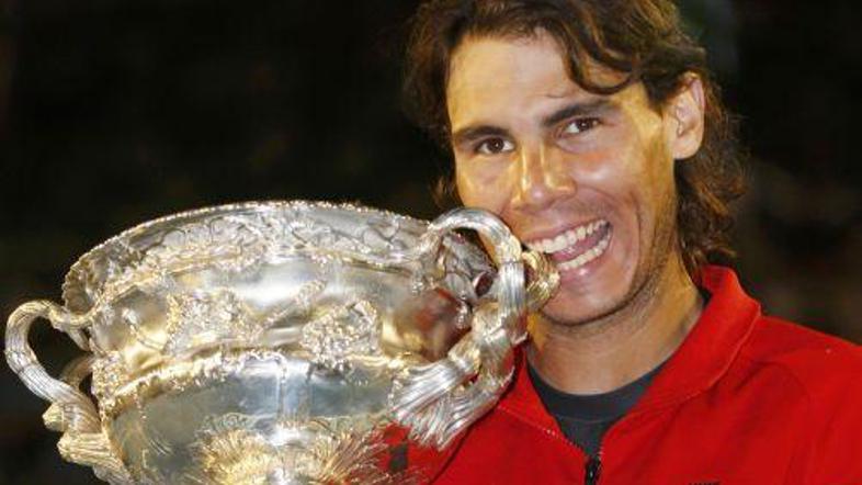Rafael Nadal je že trinajstič ugnal Rogerja Federerja, ki je v medsebojnih dvobo