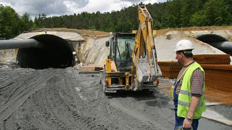 K negativni rasti BDP so vplivale tudi nižje investicije.