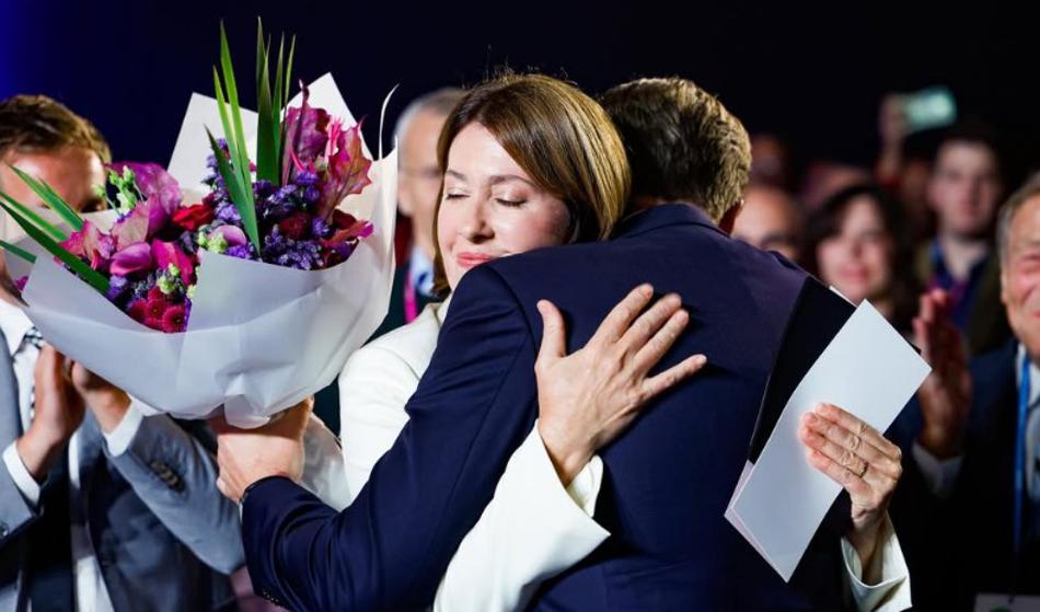 Žena našega politika kot "duh", njene fotografije na spletu ne boste našli!