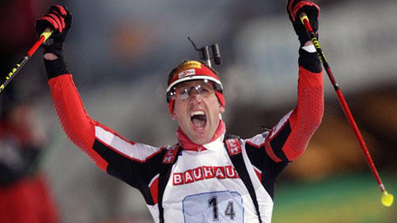 Avstrijska biatlonska reprezentanca je presenetljivo slavila v Oberhofu.