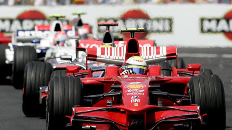 Si predstavljate, da bi se vseh 20 istočasno zapodili v boj za startna mesta?