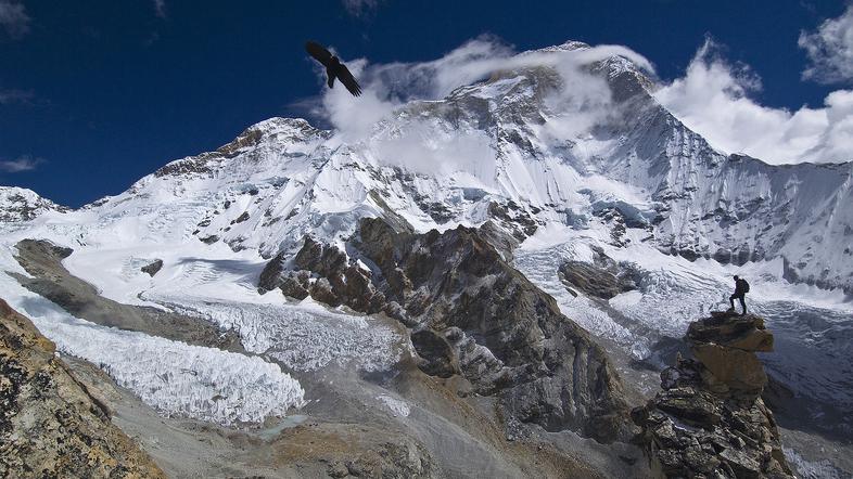 Zahodna stena Makaluja je izziv za najizkušenejše himalajce. (Foto: Marko Prezel