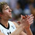 Dirk Nowitzki je po zmagi zaploskal nemaloštevilnim nemškim navijačem.