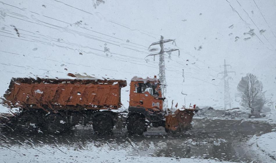 Čaka nas pestro dogajanje, Dars s posebnim opozorilom