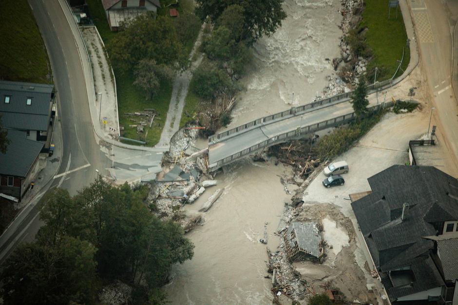 uničen most poplave obisk Ursule von der Leyen v Sloveniji po poplavah | Avtor: Flickr/Vlada RS