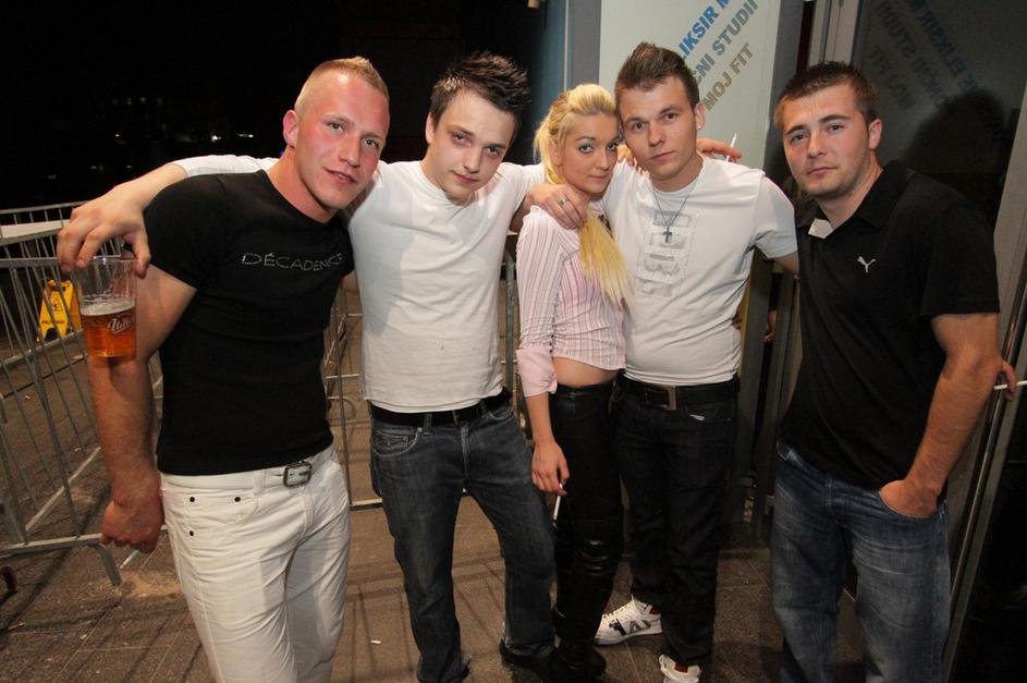 Dijaška norija v Areni