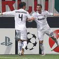 (AC Milan - Real Madrid) Gonzalo Higuain inSergio Ramos