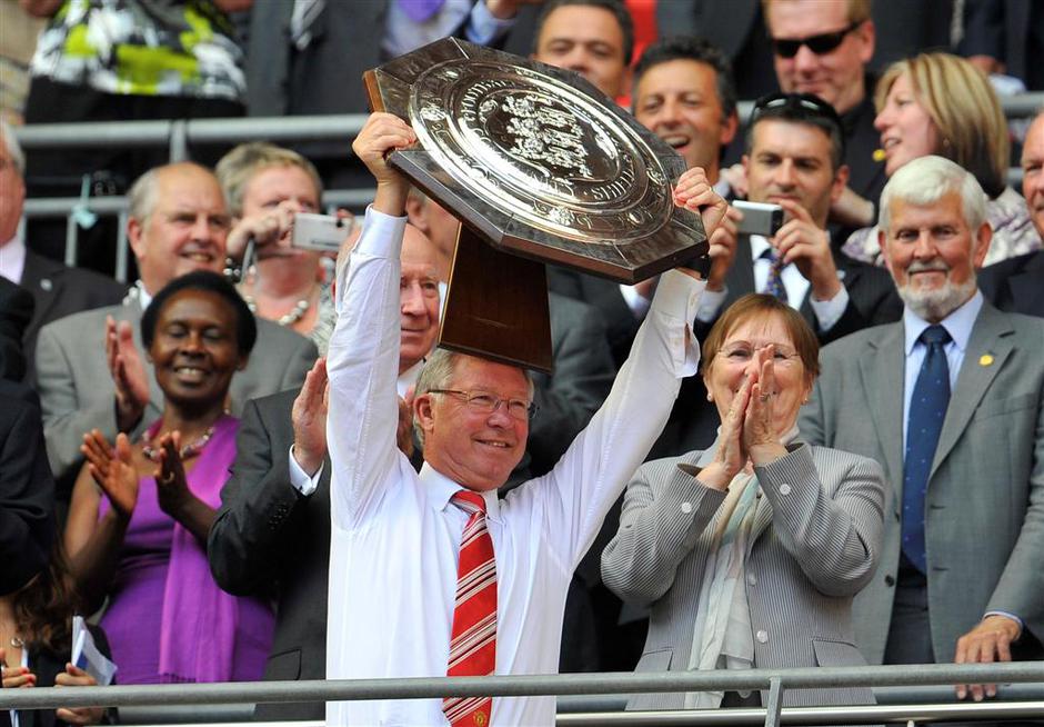 Alex Ferguson pokal kroznik | Avtor: Žurnal24 main