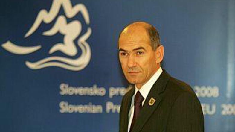 ''Samostojna Slovenija je bila že na začetku opredeljena kot socialna država.''