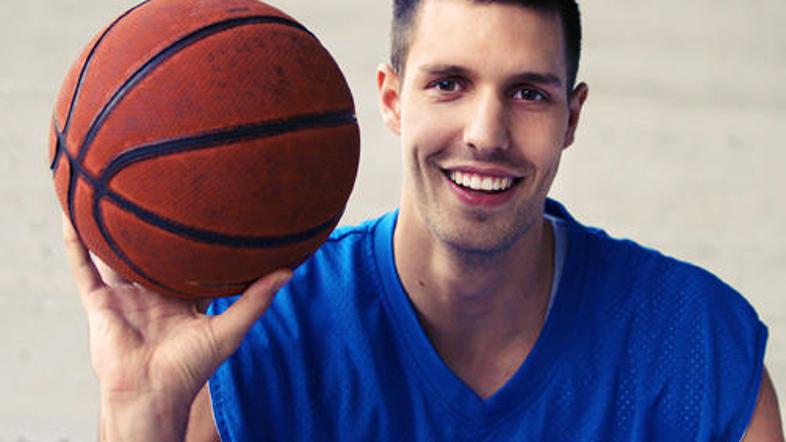 Nemanja Aleksandrov je pred prihodom v Olimpijo igral za Crveno zvezdo.