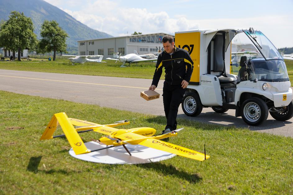 dostava dron Pošta Slovenije