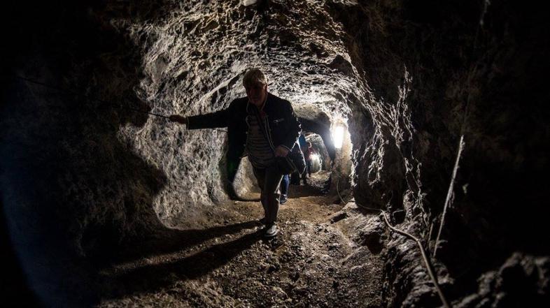 UREJEN DOSTOP IN RAZGLEDNA TOČKA NA CERJU