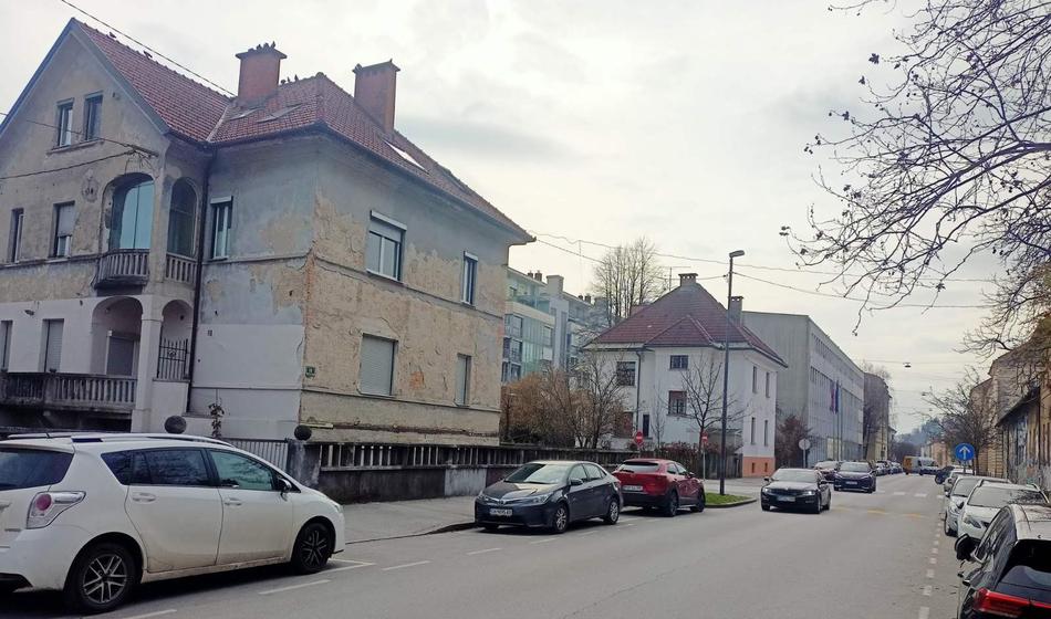 Spolno napadel nogometaša in pretepen umrl na cesti