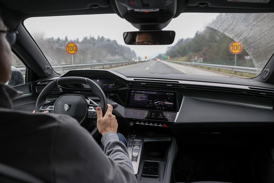 Peugeot 308 in prepoznavanje prometnih znakov | Avtor: Saša Despot