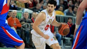 Sašo Ožbolt je bil z 22 točkami prvi strelec tekme v Stožicah. (Foto: Nik Rovan)