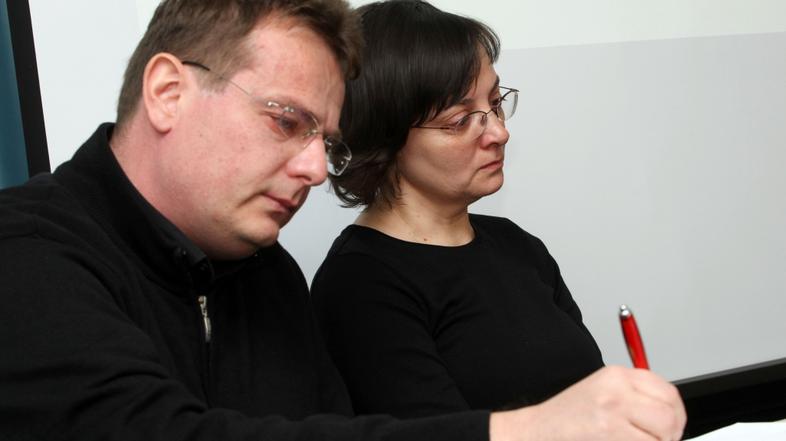 &lt;slovenija&gt; 26.11.08 Matjaz in Tatjana Nekrep, predstavitev primera o sumu