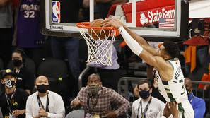 Giannis Antetokounmpo Bucks