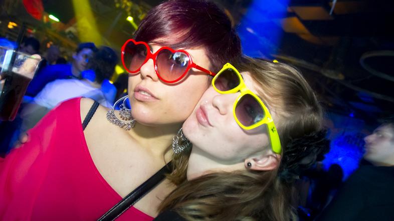 Axwell razplesal Ambasado Gavioli