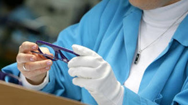 V Carerri Optyl proizvajajo sončna očala, korekcijske okvirje ter smučarska in š