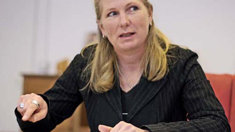 Minister Lahovnik si najprej želi novih nadzornikov, ki bi nato vzeli pod lupo d