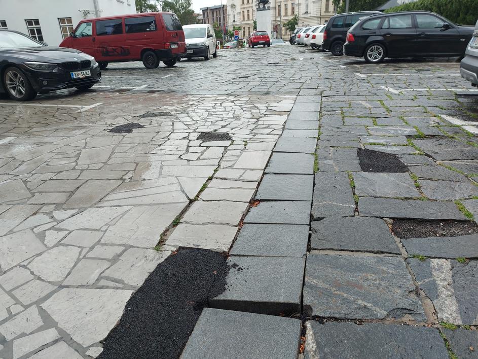 Ploščad pred občinsko stavbo, Kranj, Edvard Ravnikar