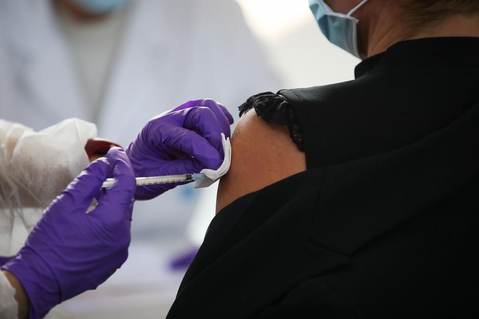 cepljenje | Avtor: Saša Despot