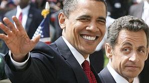 Ameriškega predsednika je pozdravila navdušena večtisočglava množica.