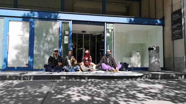 Protestniki pred MOP