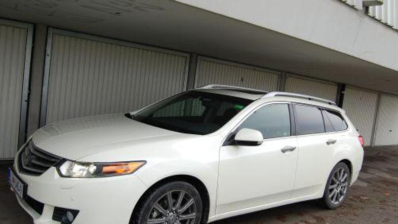 Accord tourer je veliko bolj privlačen kot njegov predhodnik, relativno skromen 