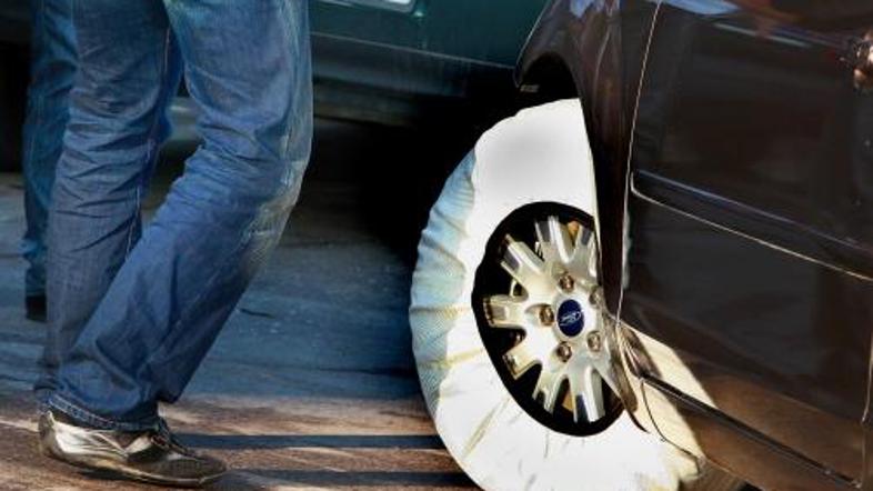 62 evrov stanejo snežne nogavice za dimenzijo pnevmatik 195/65 R15.