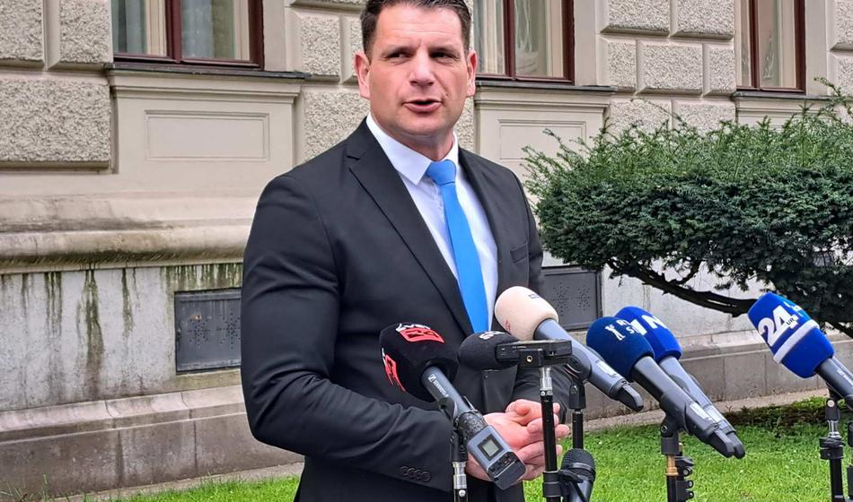 Stevanović brez dlake na jeziku: "Komu mar, kaj skrbi Luko Mesca!"