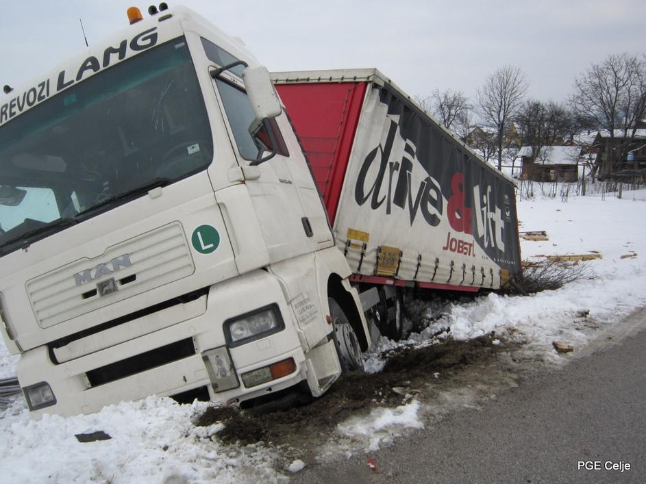 Nesreča tovornjak 