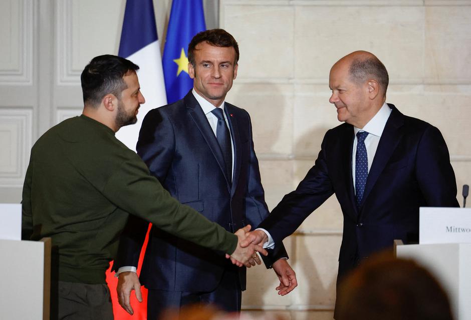 Emmanuel Macron Volodimir Zelenski in Olaf Scholz v Parizu | Avtor: Epa