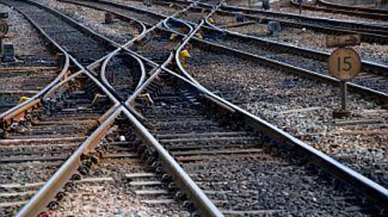 Vlak ICE dosega hitrosti do 250 kilometrov na uro.