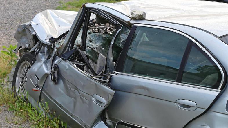 prometna nesreča avtomobil