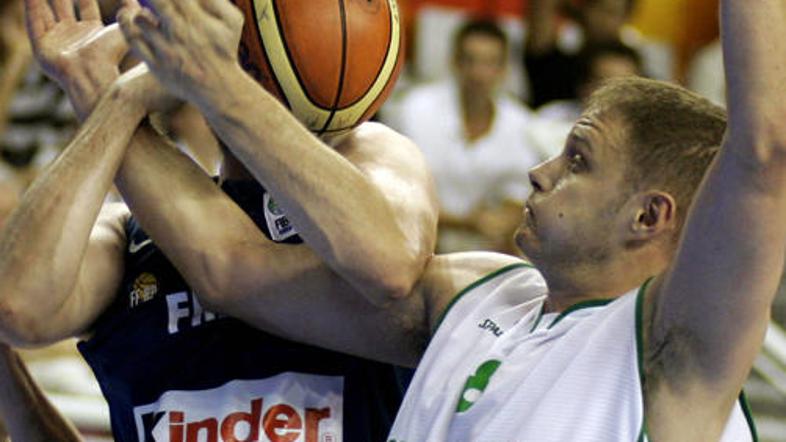 Rašo Nesterovič je bil tokrat najboljši strelec slovenske reprezentance.