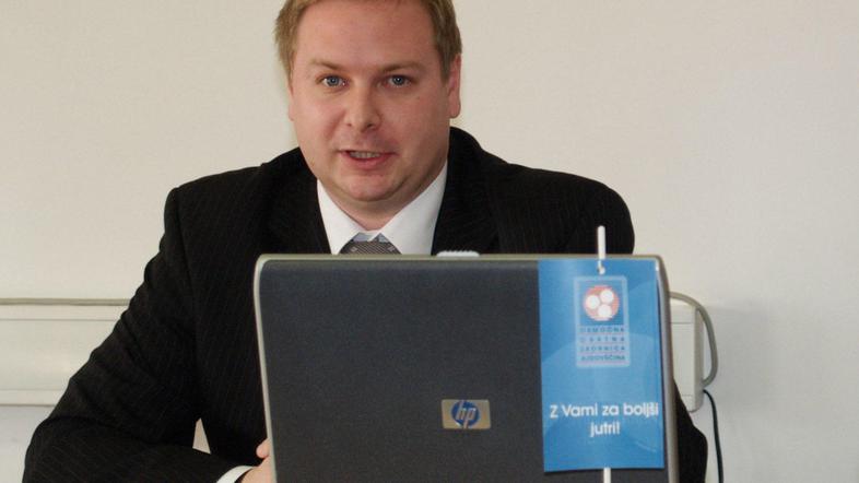 “Okrevanje je počasno. Nihče ne ve, kako bo naslednji mesec, kaj šele naprej. Pr