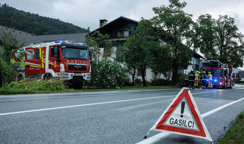 Nočno vreme povzročilo preglavice, kje je bilo najhuje ...