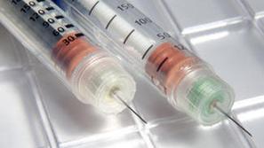 Cepivo, ki so ga izločili, je bilo že pripravljeno v injekcijah. (Foto: Istockph