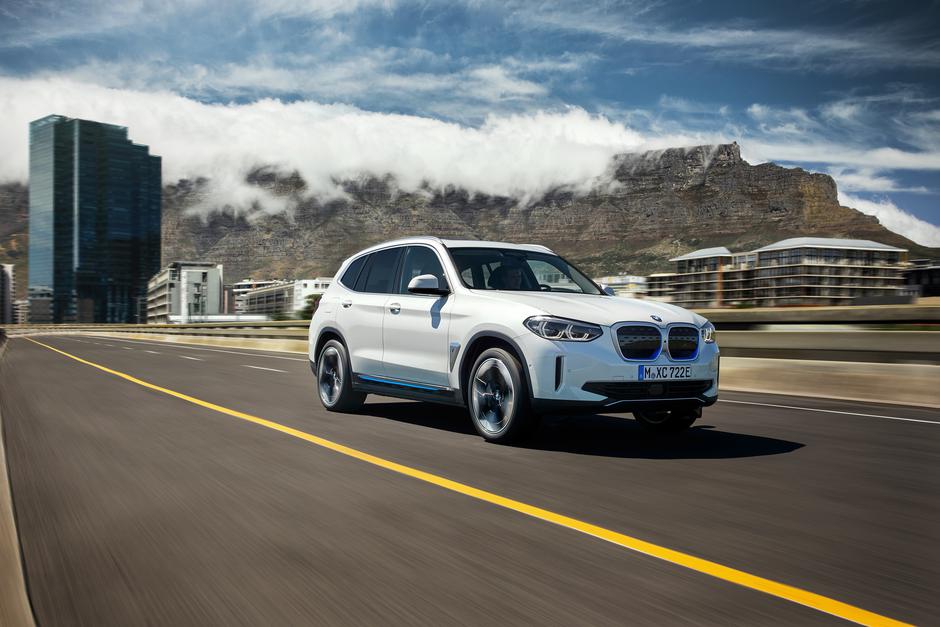BMW iX3 | Avtor: BMW 