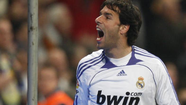 Ruud van Nistelrooy ostaja pri belem baletu.