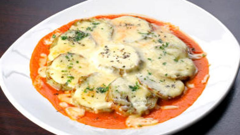 Jajčevce lahko postrežete kot prilogo ali kot samostojno jed.