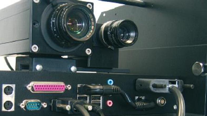 Kamera je proizvod znanega švicarskega podjetja Multanova.