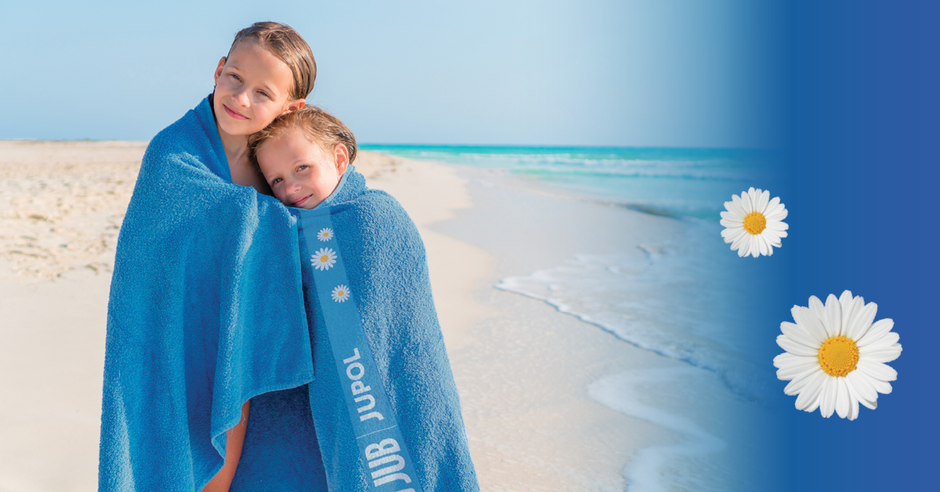 Otroci na plaži z JUB brisačo | Avtor: JUB