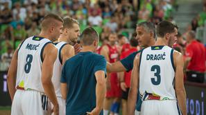 Košarkarska prijateljska tekma med Slovenijo in Hrvaško.