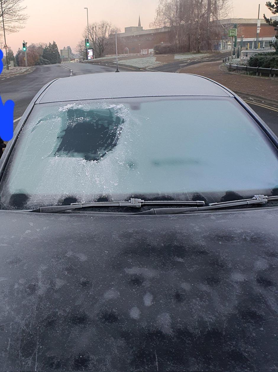 Zaledenela stekla na vozilih | Avtor: Sussex Roads Police/Twitter