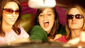 Poslušanje glasbe v avtu zelo vpliva na voznikovo psihofizično stanje.